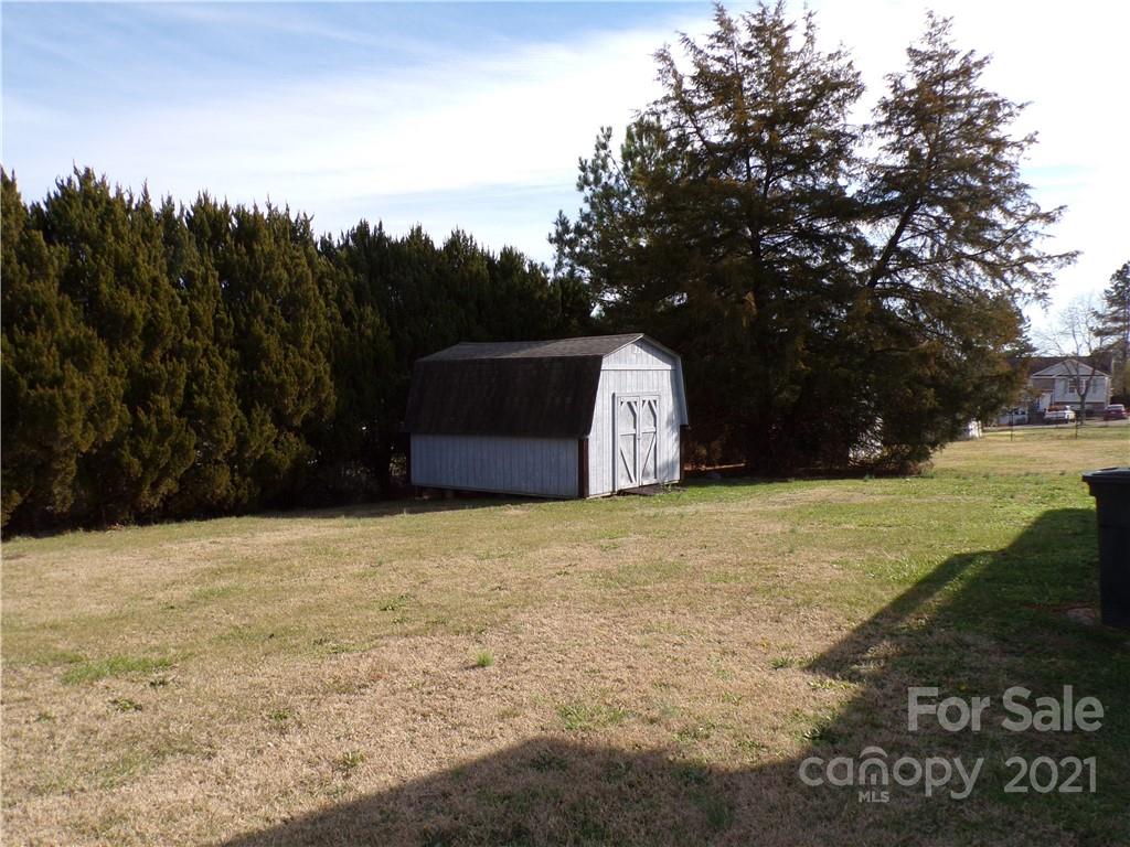 4094 C C & B Farm Road Conover, NC 28613 - Photo 4 of 29 Gallery Image 4