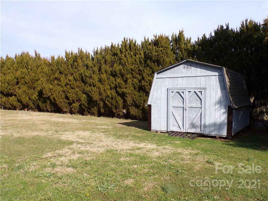 4094 C C & B Farm Road Conover, NC 28613 - Photo 5 of 29 Gallery Image 5