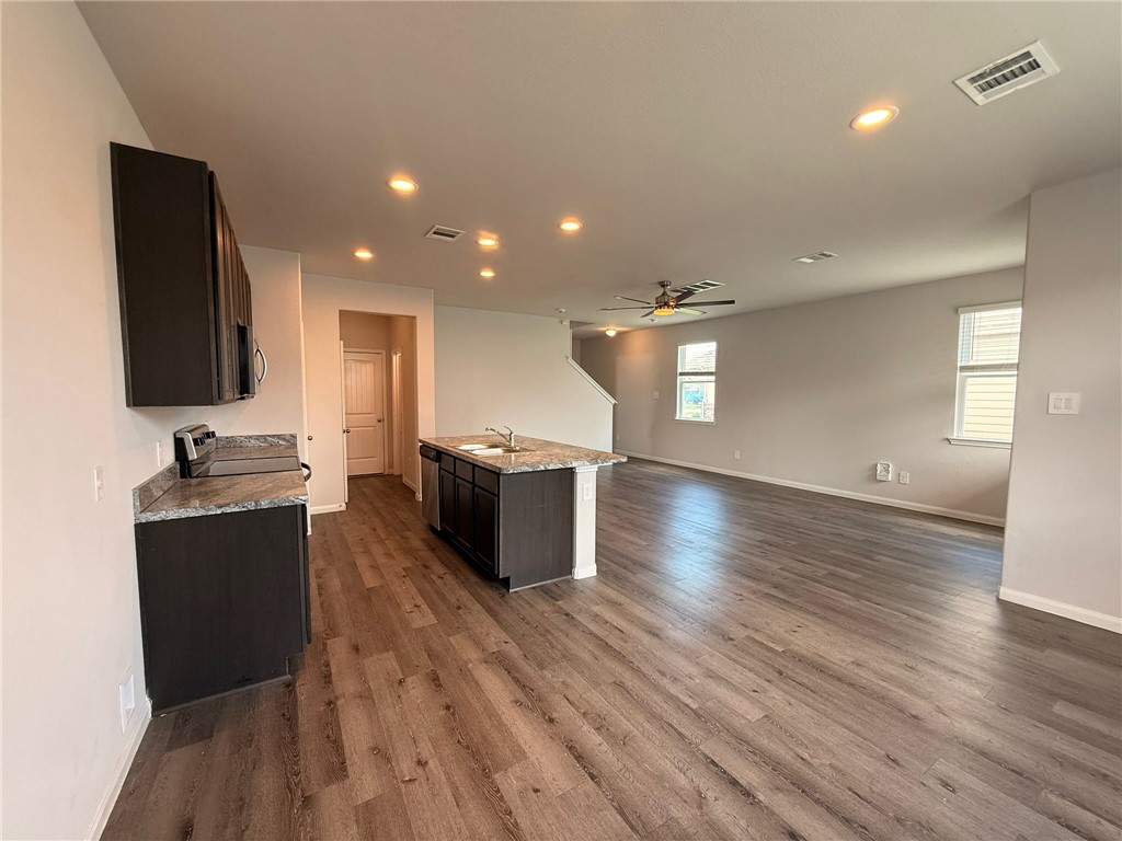 982 Rice Drive Bryan, TX 77803 - Photo 5 of 39