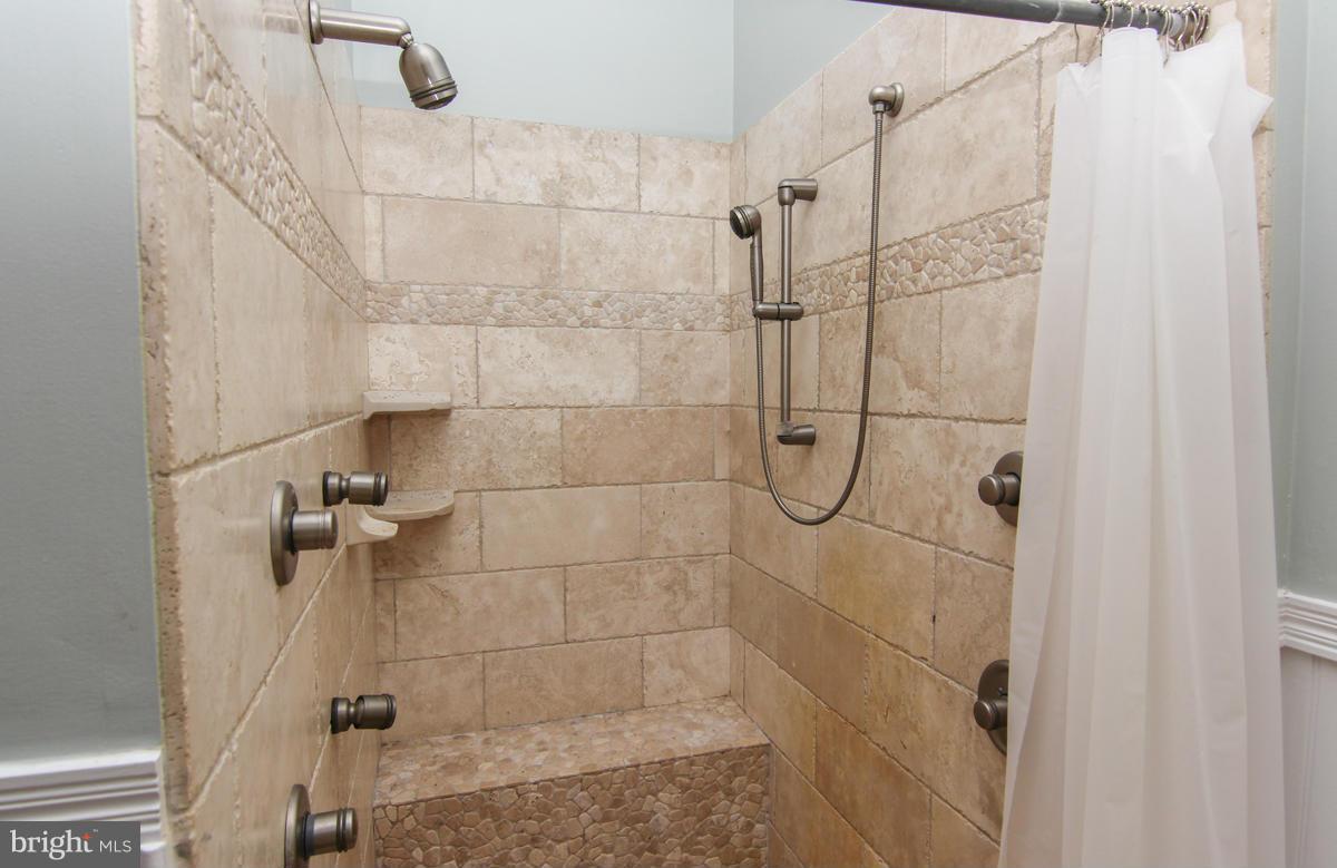 2516 Davidsonville Road Gambrills, MD 21054 - Photo 12 of 30 Bath (Master)
