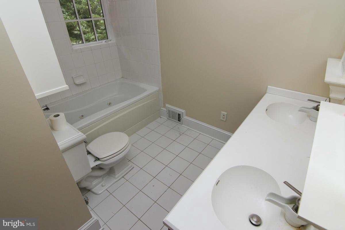 2516 Davidsonville Road Gambrills, MD 21054 - Photo 17 of 30 Bath