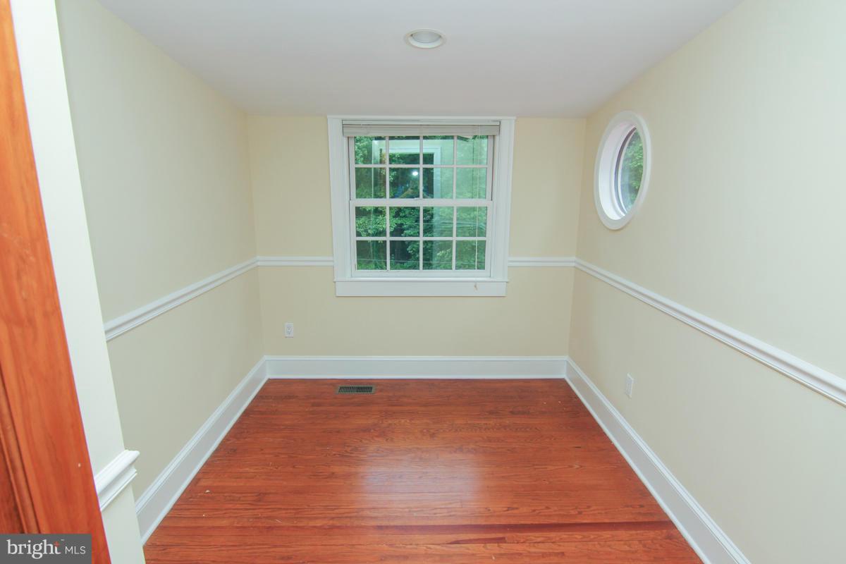 2516 Davidsonville Road Gambrills, MD 21054 - Photo 18 of 30 Bedroom