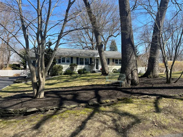 $609,000 | 19 Harvard Road, Shoreham, NY 11786