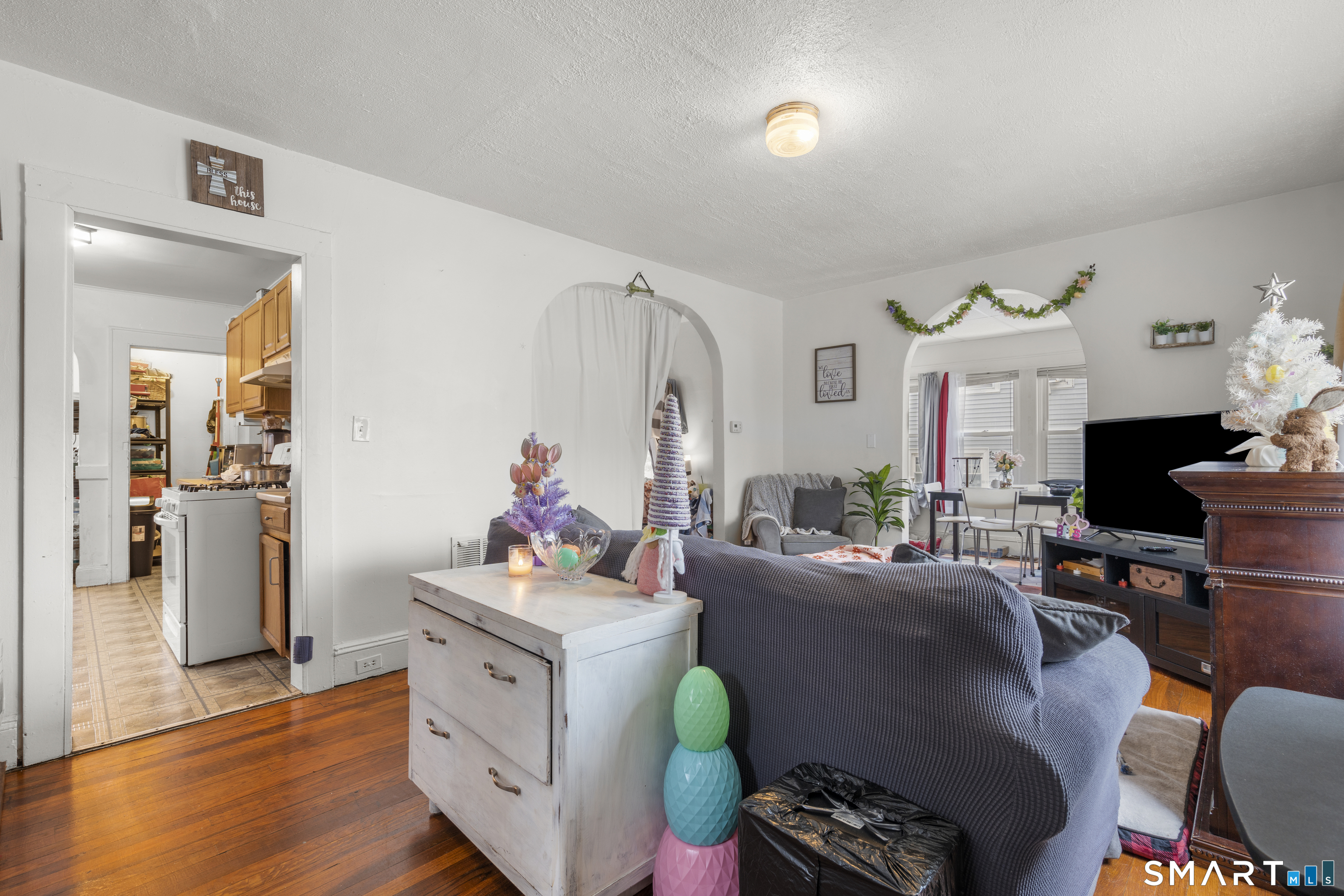 170 Judson Place Bridgeport, CT 06610 - Photo 4 of 17