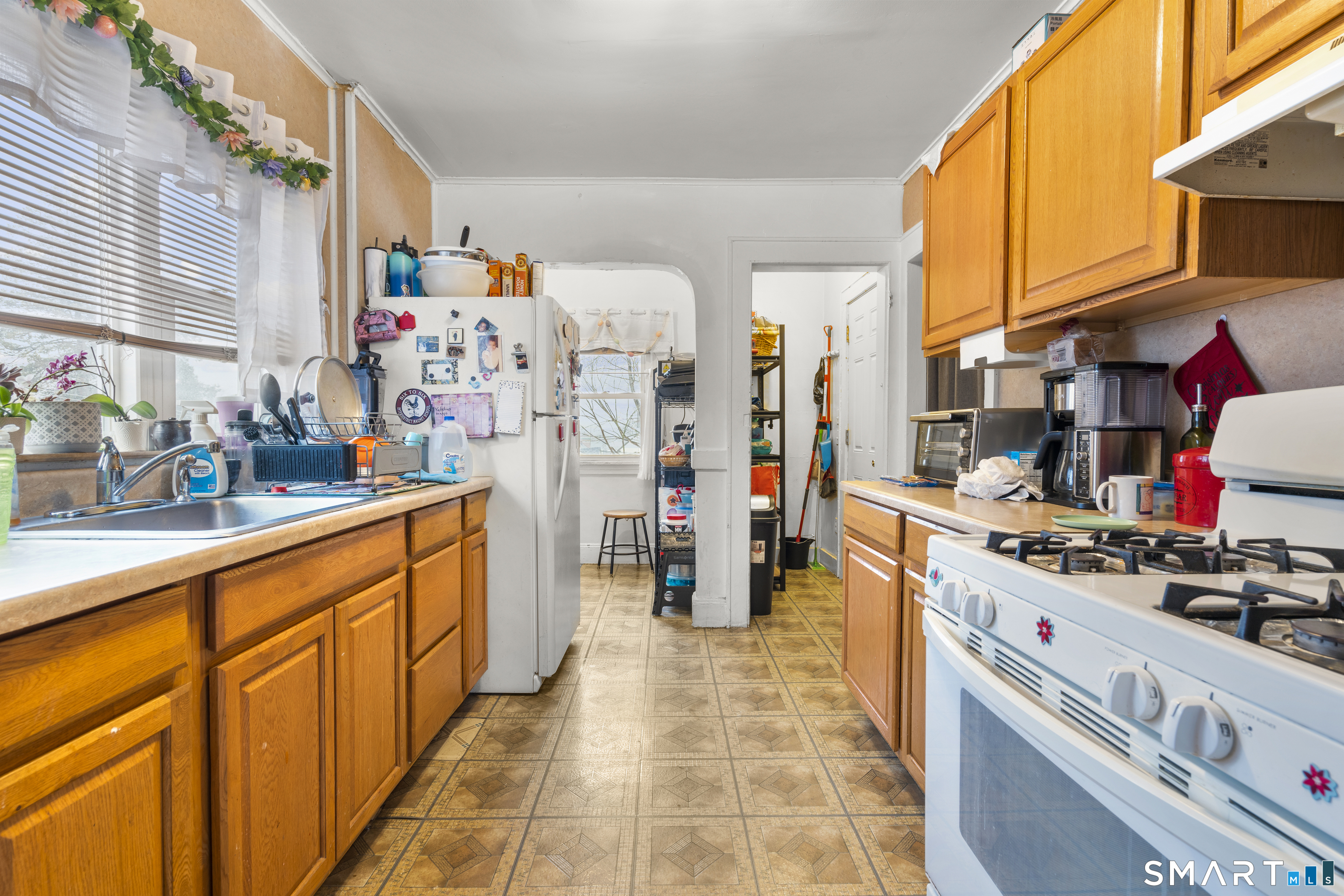 170 Judson Place Bridgeport, CT 06610 - Photo 6 of 17