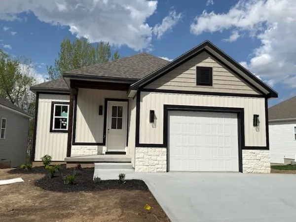 $371,900 | 3111 Carlisle Court, St. Joseph, MO 64506