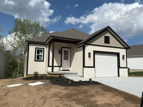 $371,900 | 3111 Carlisle Court, St. Joseph, MO 64506