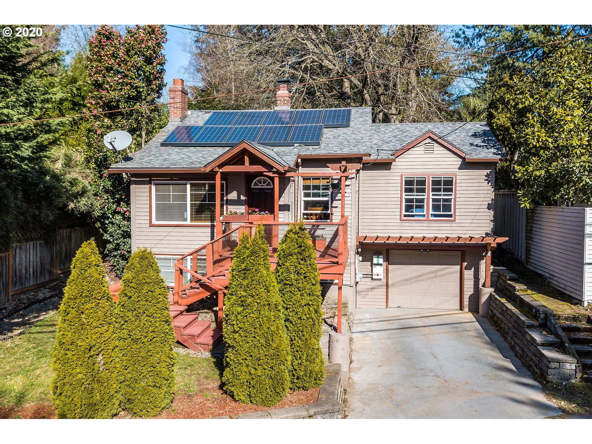 1025 Southwest Taylors Ferry Road Portland, OR 97219 - Photo 1 of 27 Gallery Image 1
