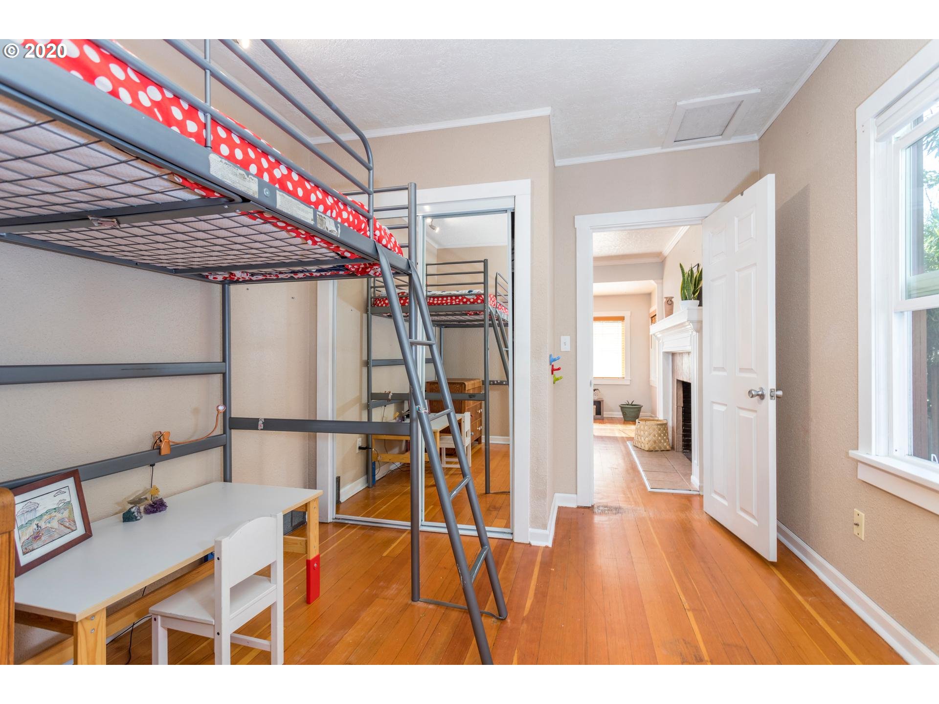 1025 Southwest Taylors Ferry Road Portland, OR 97219 - Photo 12 of 27 Gallery Image 12