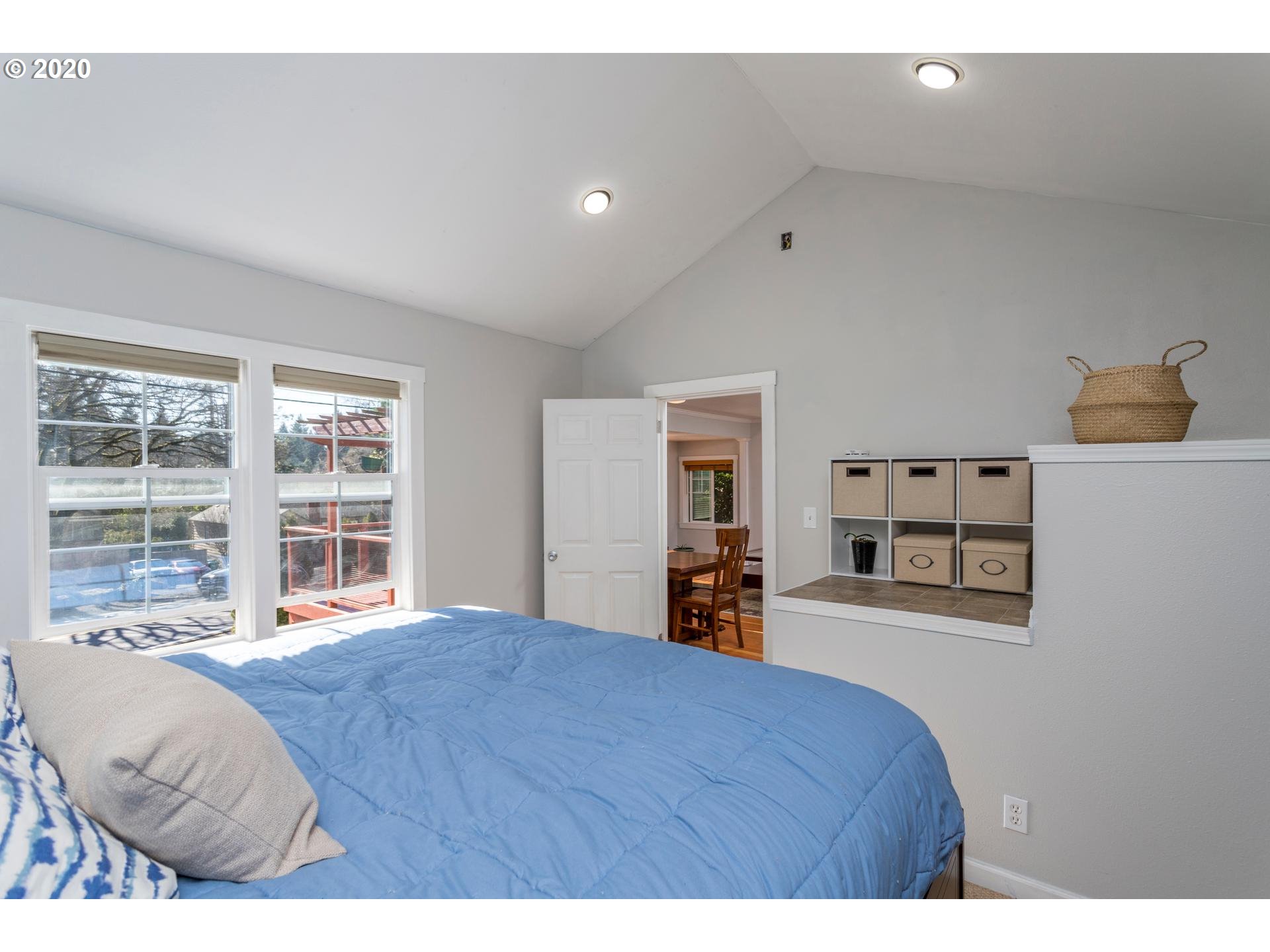 1025 Southwest Taylors Ferry Road Portland, OR 97219 - Photo 15 of 27 Gallery Image 15