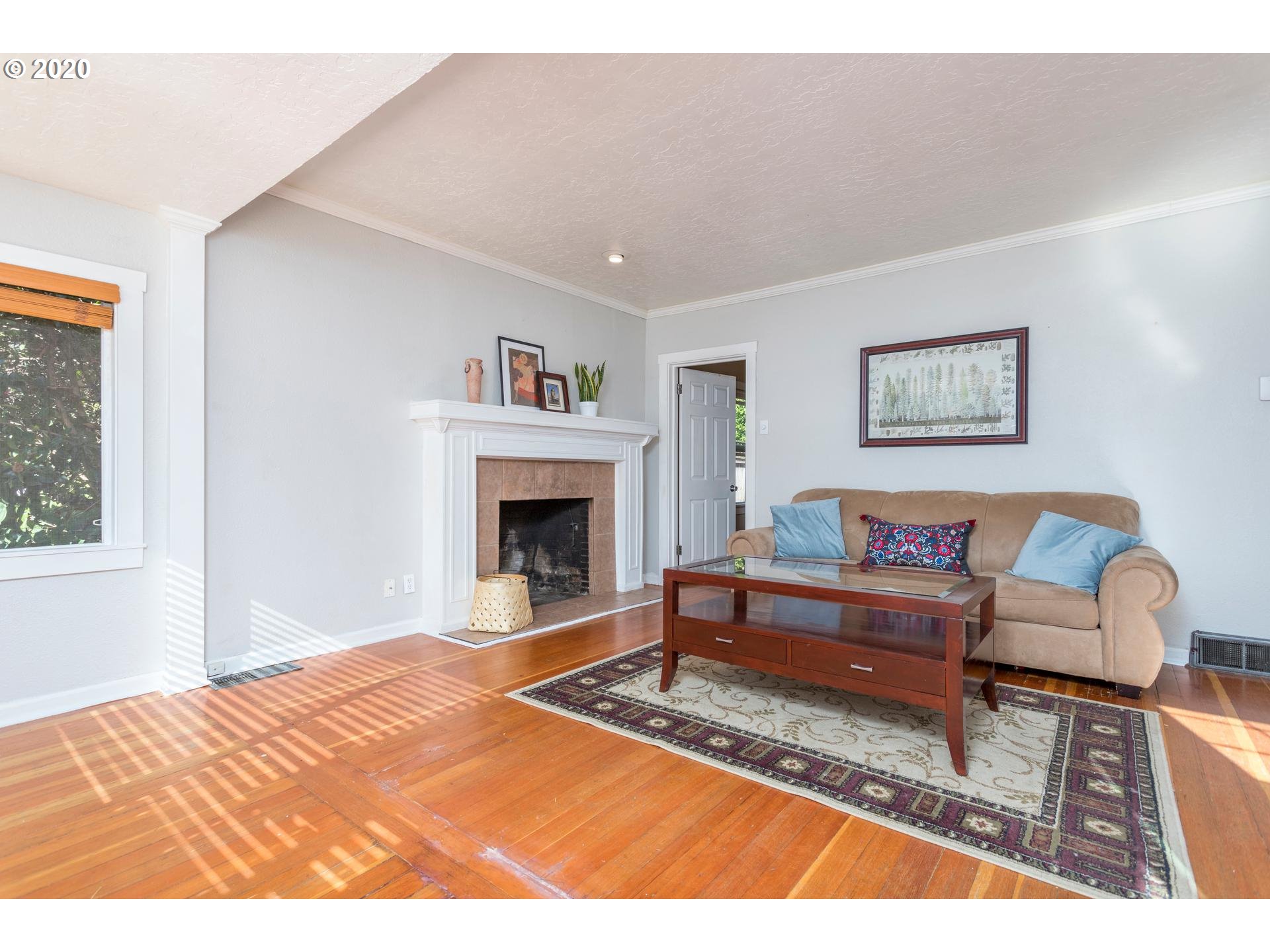 1025 Southwest Taylors Ferry Road Portland, OR 97219 - Photo 3 of 27 Gallery Image 3
