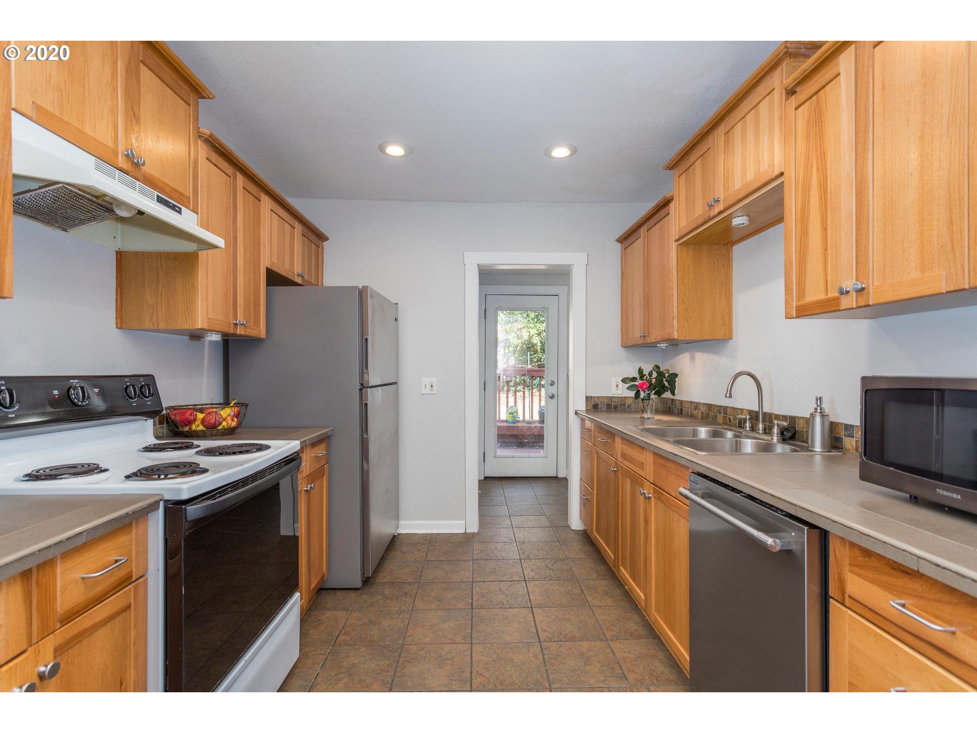1025 Southwest Taylors Ferry Road Portland, OR 97219 - Photo 7 of 27 Gallery Image 7
