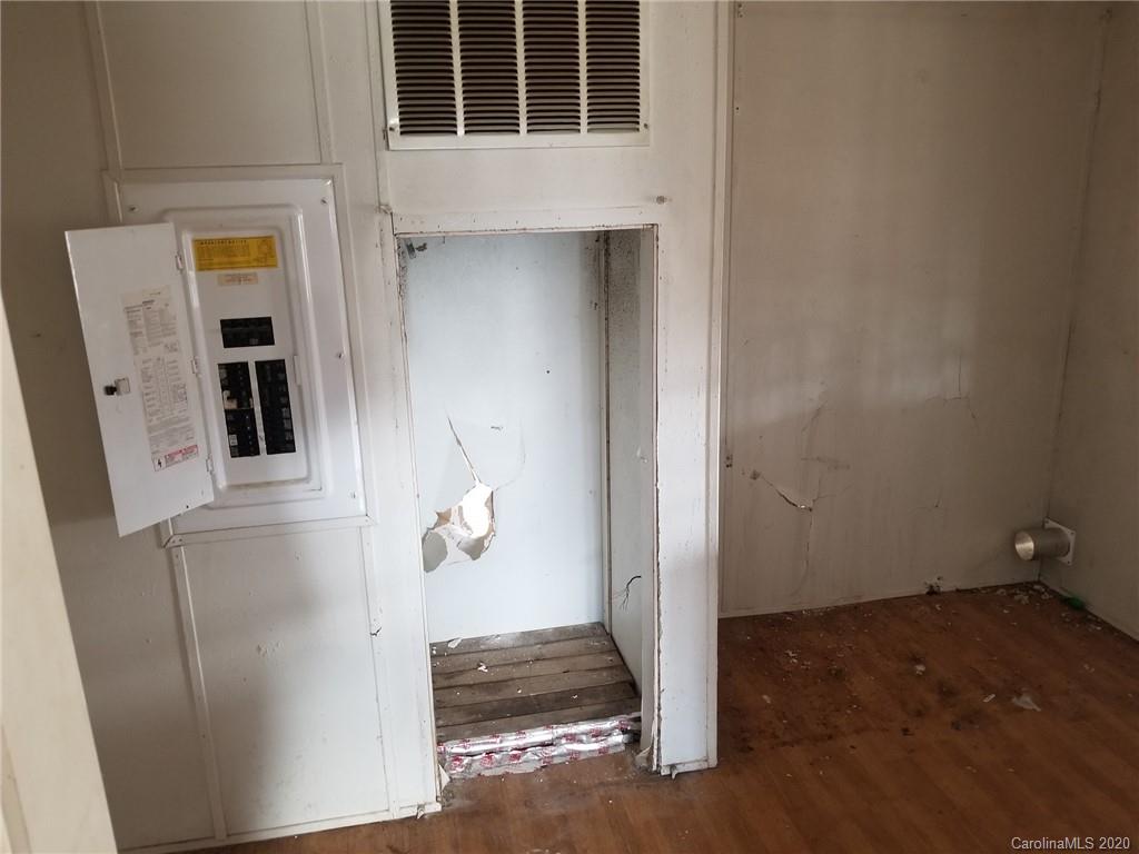 115 Burnt Chimney Road Blacksburg, SC 29702 - Photo 22 of 25 a view of wooden door