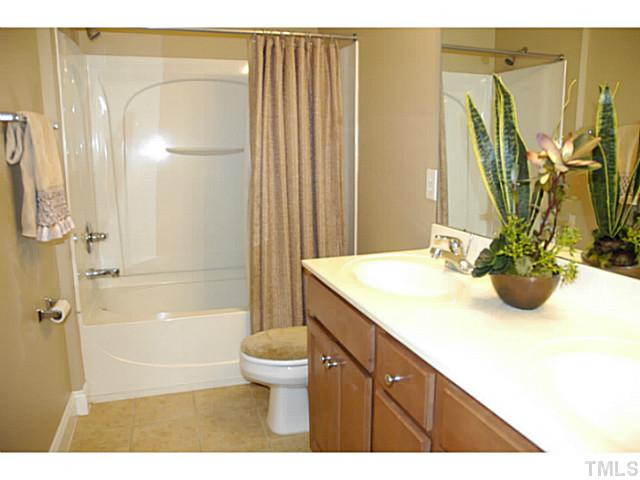 2305 St Paul's Square Raleigh, NC 27614 - Photo 19 of 25 Bathroom