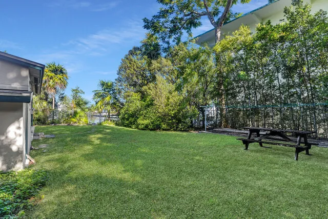 a view of an outdoor space