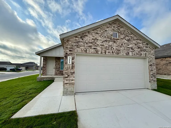 $1,995 | 311 Moscato Road, New Braunfels, TX 78130