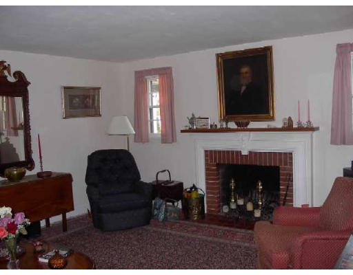330 Maple Road Longmeadow, MA 01106 - Photo 3 of 4