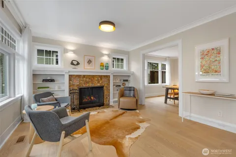 $1,395,000 | 2629 Boyer Avenue East, Seattle, WA 98102