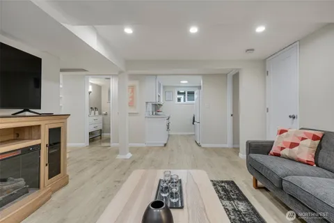 $1,395,000 | 2629 Boyer Avenue East, Seattle, WA 98102