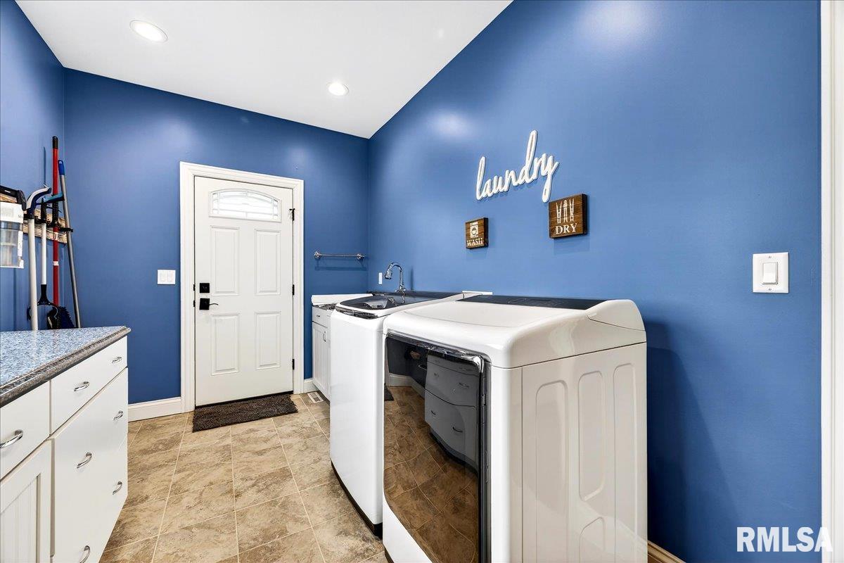 3661 Cole Hollow Road Pekin, IL 61554 - Photo 25 of 57