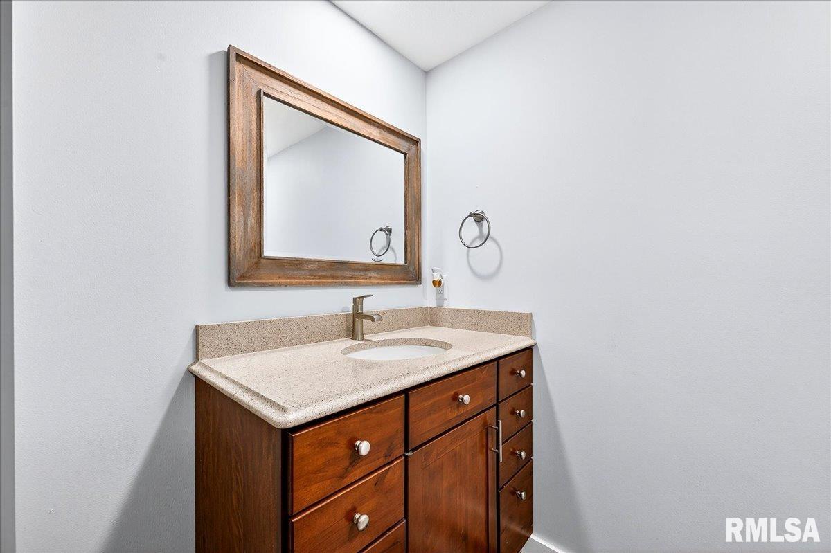 3661 Cole Hollow Road Pekin, IL 61554 - Photo 32 of 57