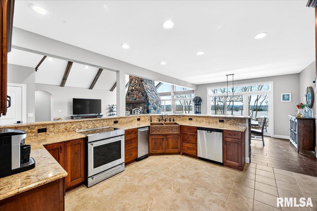 3661 Cole Hollow Road Pekin, IL 61554 - Photo 4 of 57