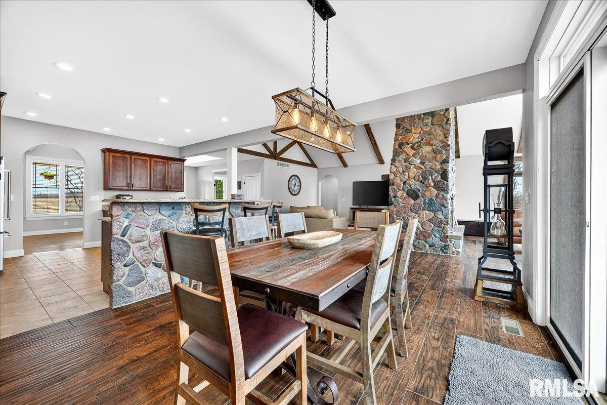 3661 Cole Hollow Road Pekin, IL 61554 - Photo 8 of 57