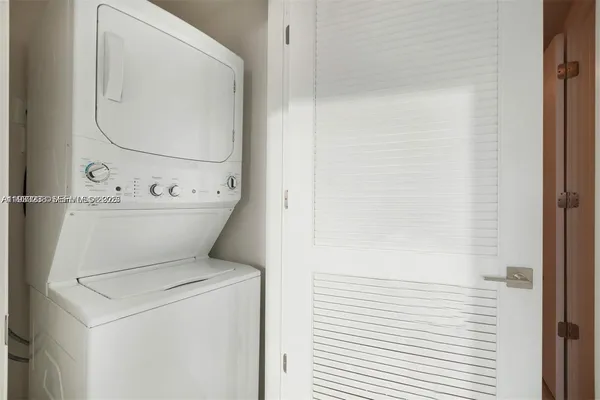 $490,000 | 3900 Biscayne Boulevard, Unit N905, Miami, FL 33137