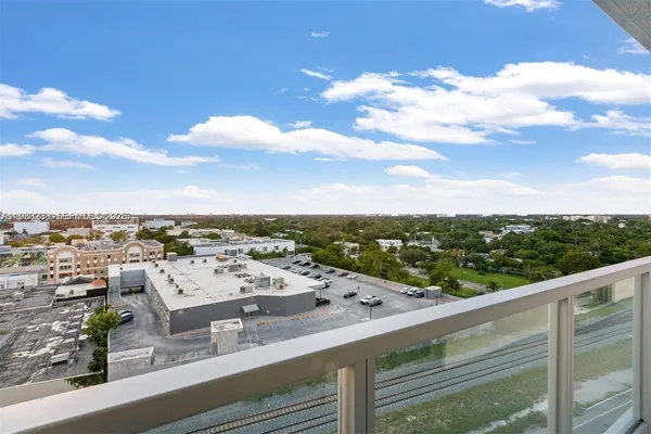 $490,000 | 3900 Biscayne Boulevard, Unit N905, Miami, FL 33137