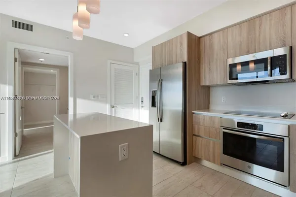 $490,000 | 3900 Biscayne Boulevard, Unit N905, Miami, FL 33137