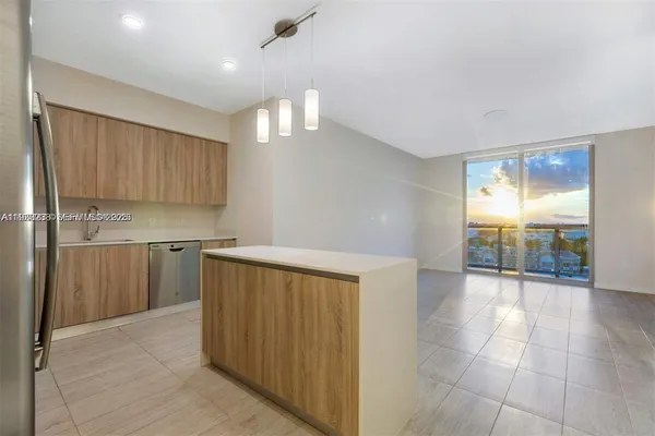 $490,000 | 3900 Biscayne Boulevard, Unit N905, Miami, FL 33137