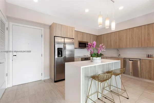 $490,000 | 3900 Biscayne Boulevard, Unit N905, Miami, FL 33137