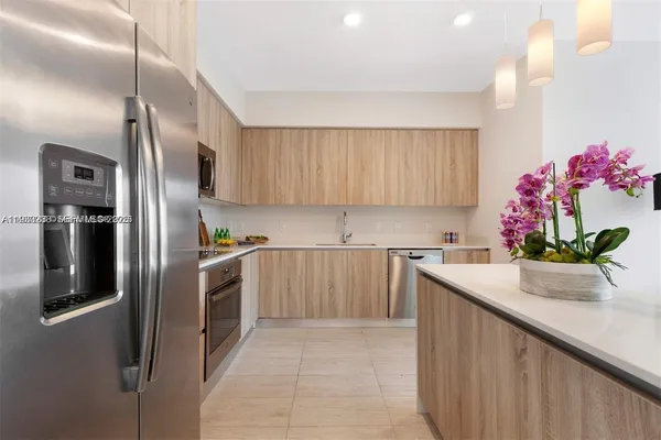 $490,000 | 3900 Biscayne Boulevard, Unit N905, Miami, FL 33137