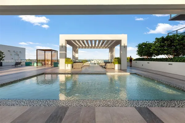 $490,000 | 3900 Biscayne Boulevard, Unit N905, Miami, FL 33137