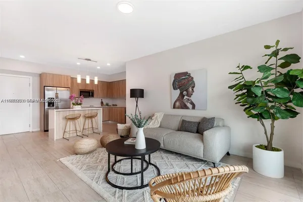 $490,000 | 3900 Biscayne Boulevard, Unit N905, Miami, FL 33137
