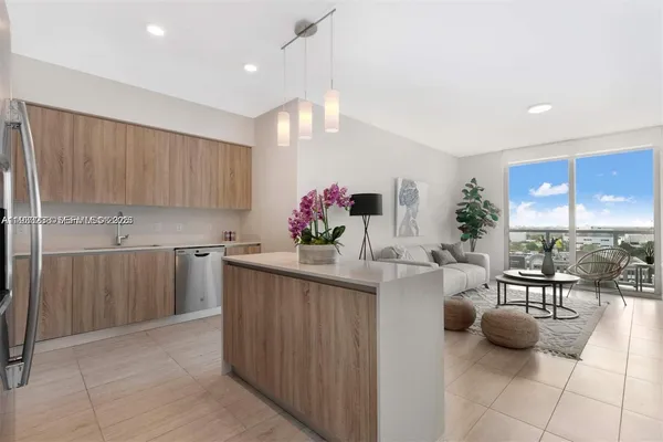 $490,000 | 3900 Biscayne Boulevard, Unit N905, Miami, FL 33137