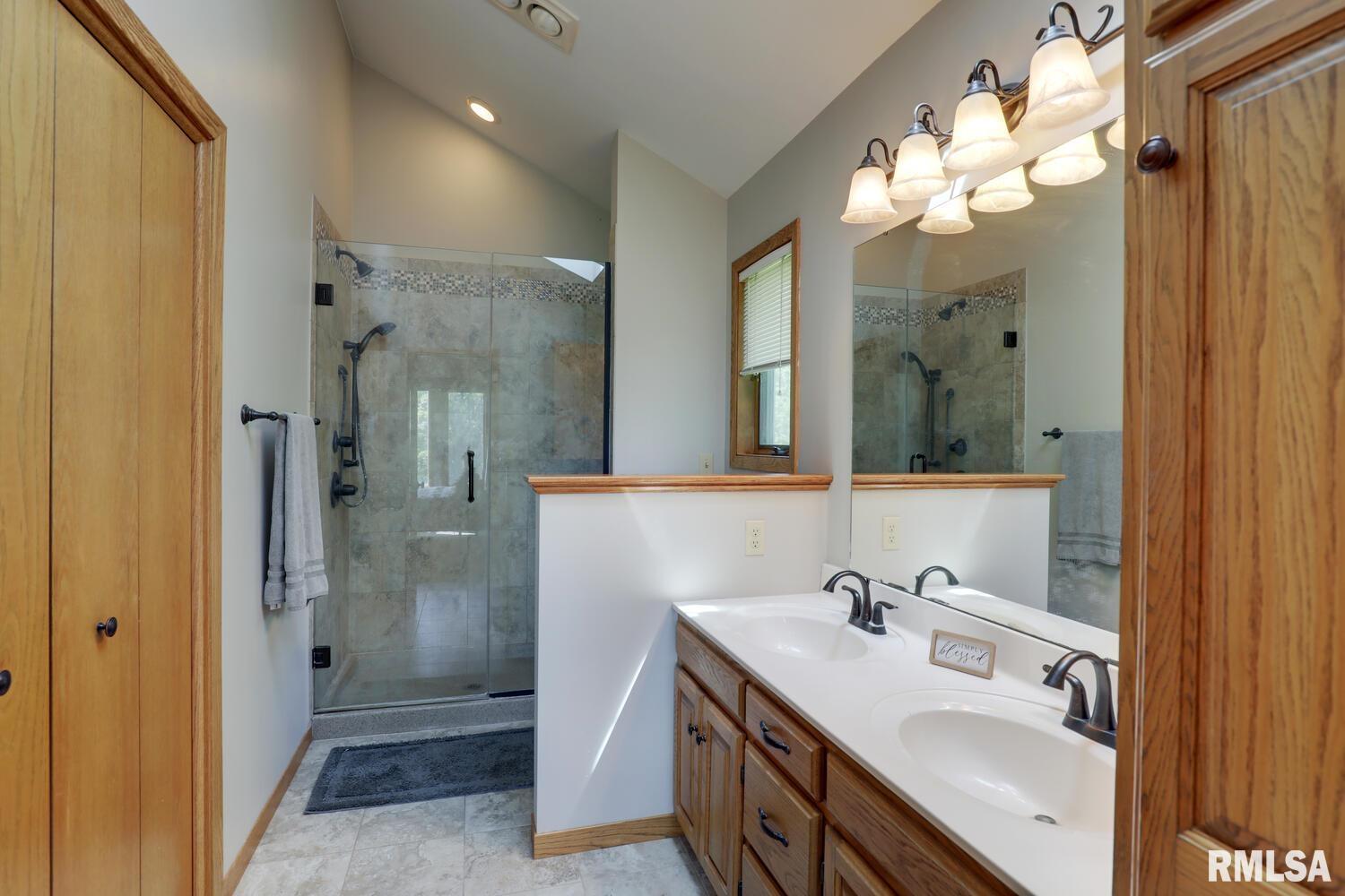 4629 Hidden Cove Road Quincy, IL 62305 - Photo 8 of 16 Gallery Image 8