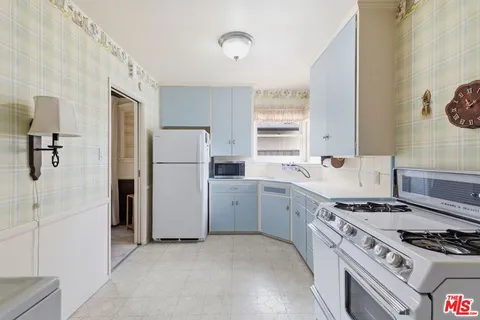 $1,695,000 | 3335 Cabrillo Boulevard, Los Angeles, CA 90066