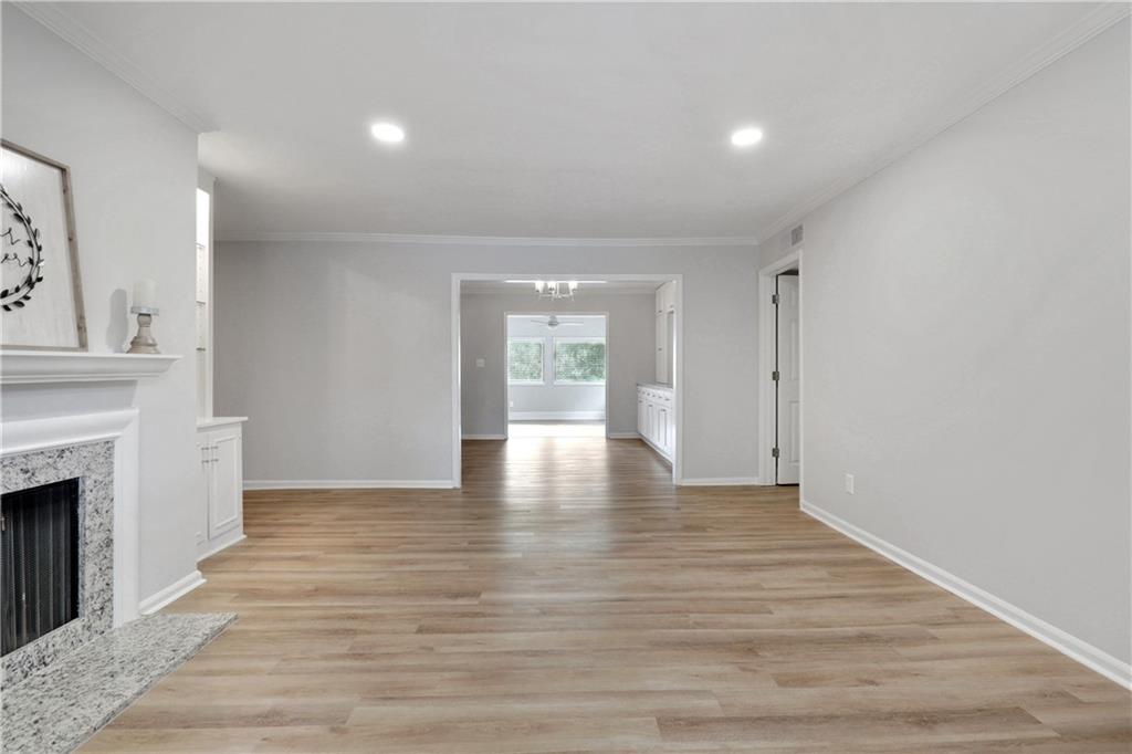 60 Chaumont Square Northwest Atlanta, GA 30327 - Photo 4 of 25