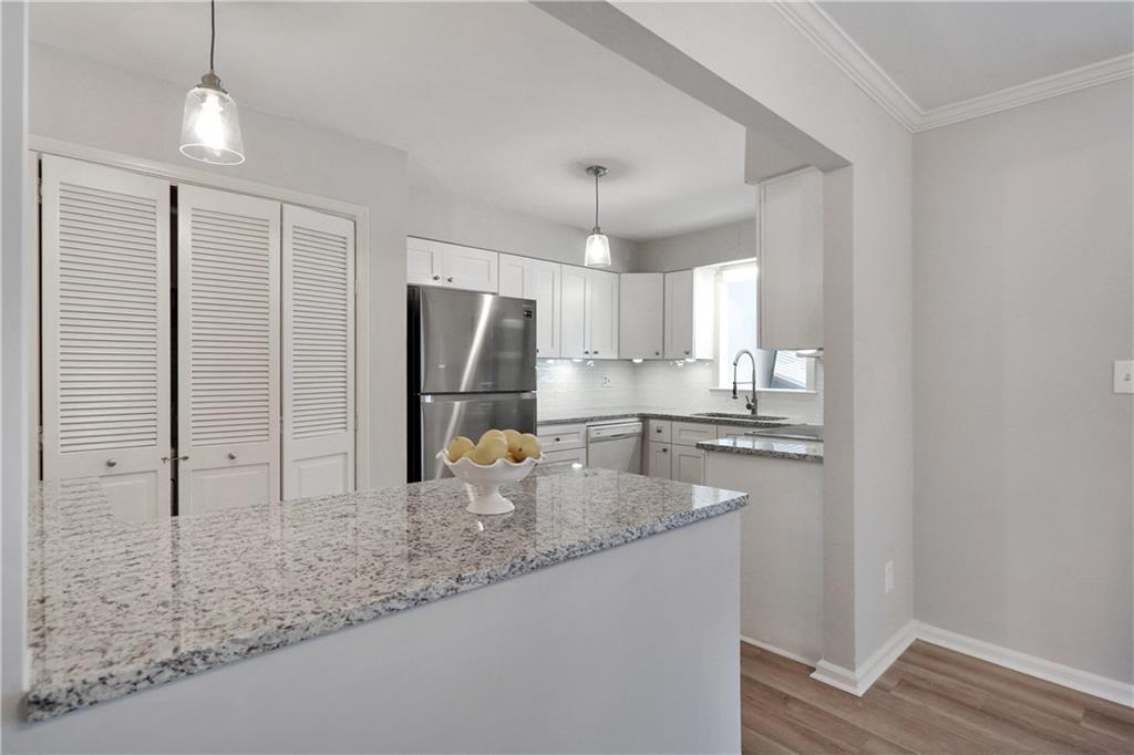 60 Chaumont Square Northwest Atlanta, GA 30327 - Photo 9 of 25