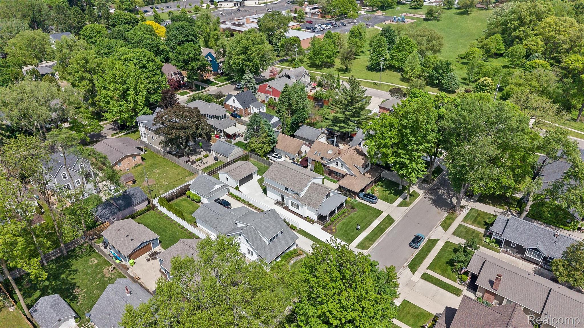 347 Highland Avenue Rochester, MI 48307 - Photo 57 of 59 Residential neighborhood featuring a grid of paved streets, sidewalks, and verdant landscaping