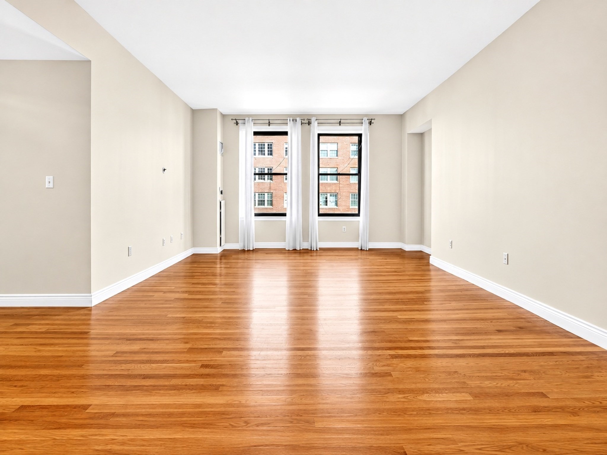 4 Charlesgate East, Unit 402 Boston, MA 02215 - Photo 4 of 36 Gallery Image 4