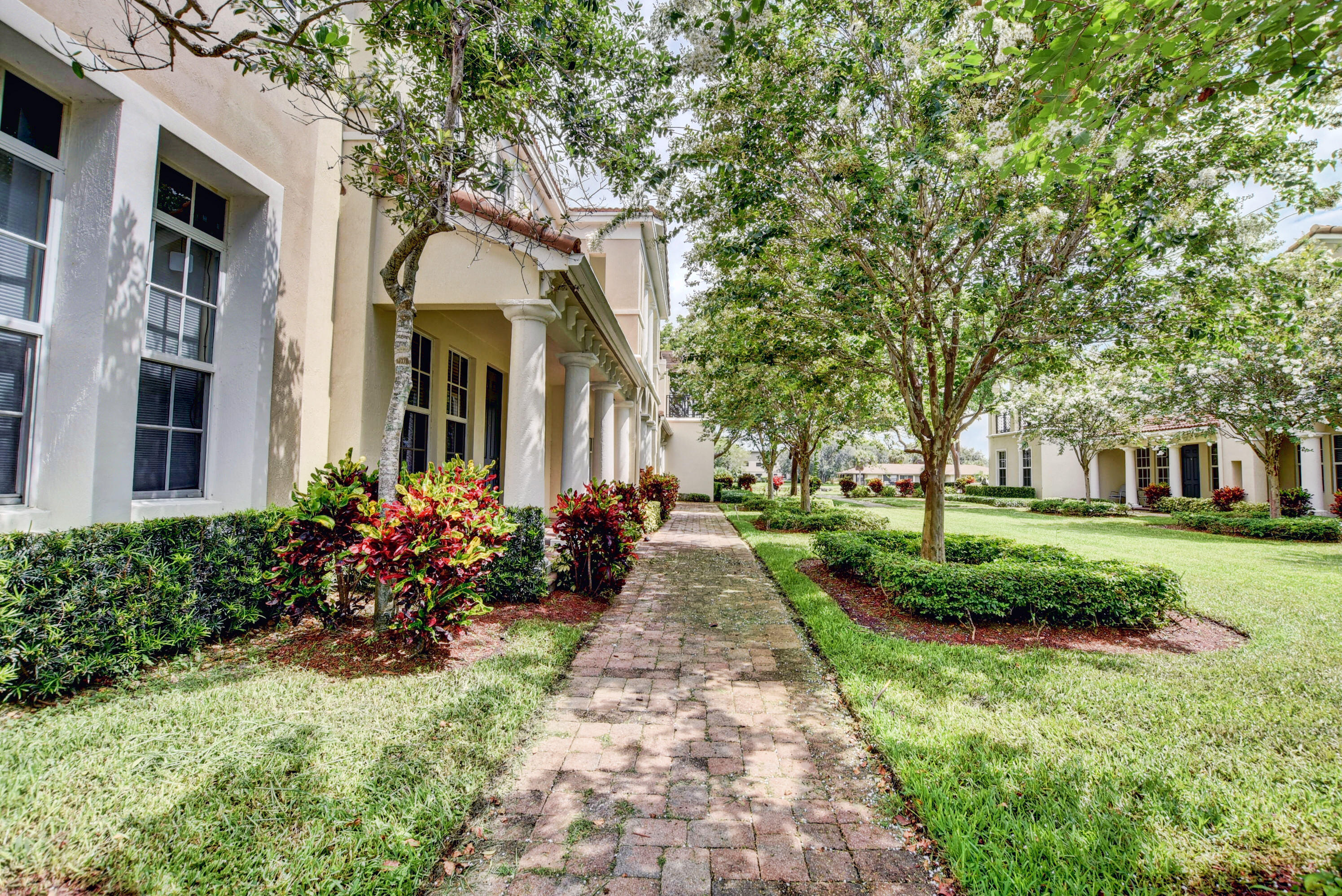 8336 Northwest 9th Avenue Boca Raton, FL 33487 - Photo 3 of 39 Front Yard