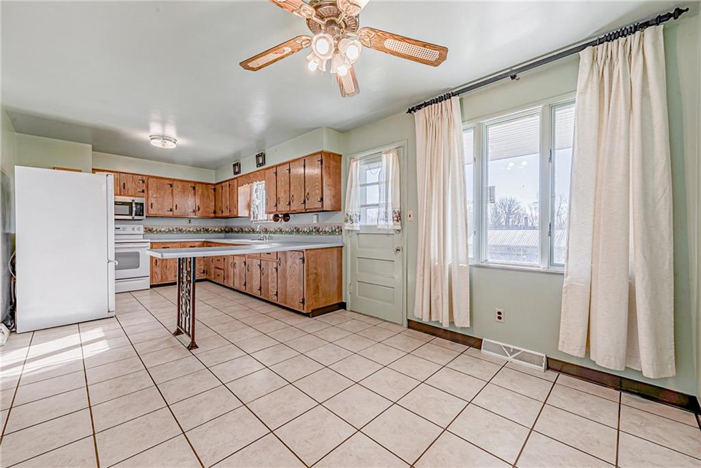 4040 Slope Hill Road Mount Pleasant, PA 15666 - Photo 4 of 24 Gallery Image 4