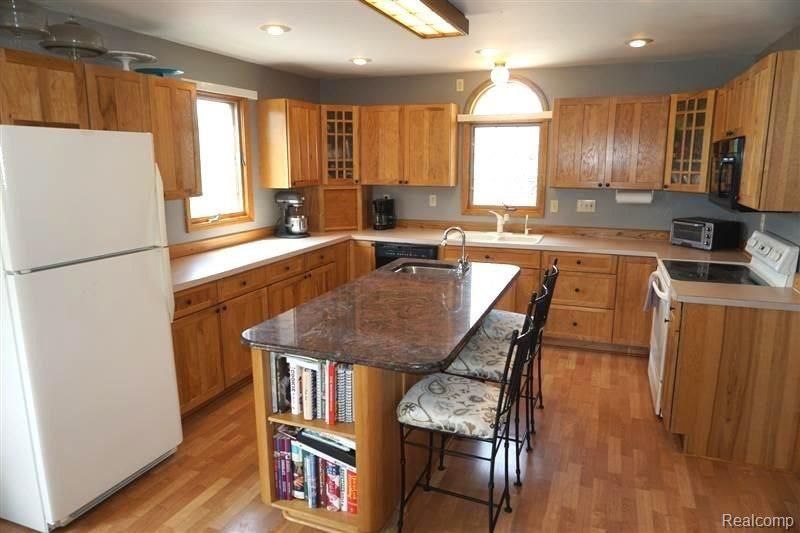 11420 Baldwin Road Gaines, MI 48436 - Photo 7 of 34
