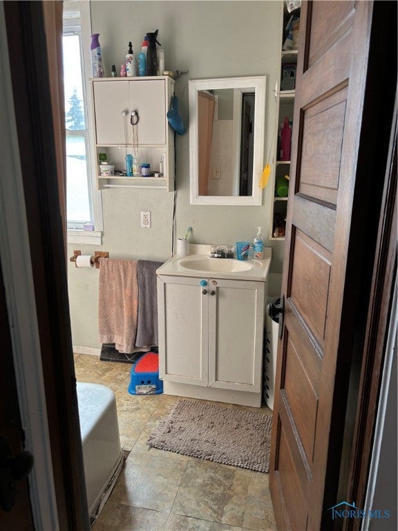 5438 Seaman Road Oregon, OH 43616 - Photo 14 of 32 Full bath