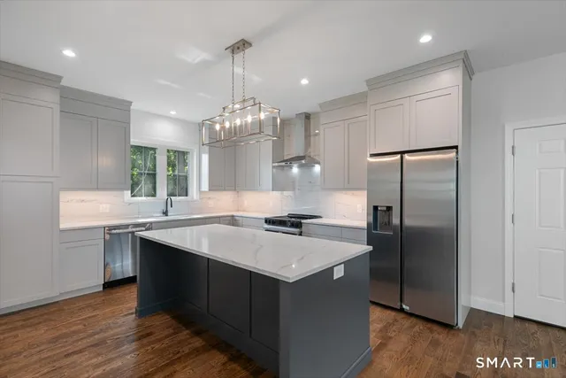 $614,900 | 410 Alba Avenue, Bridgeport, CT 06606