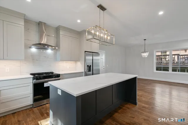 $614,900 | 410 Alba Avenue, Bridgeport, CT 06606