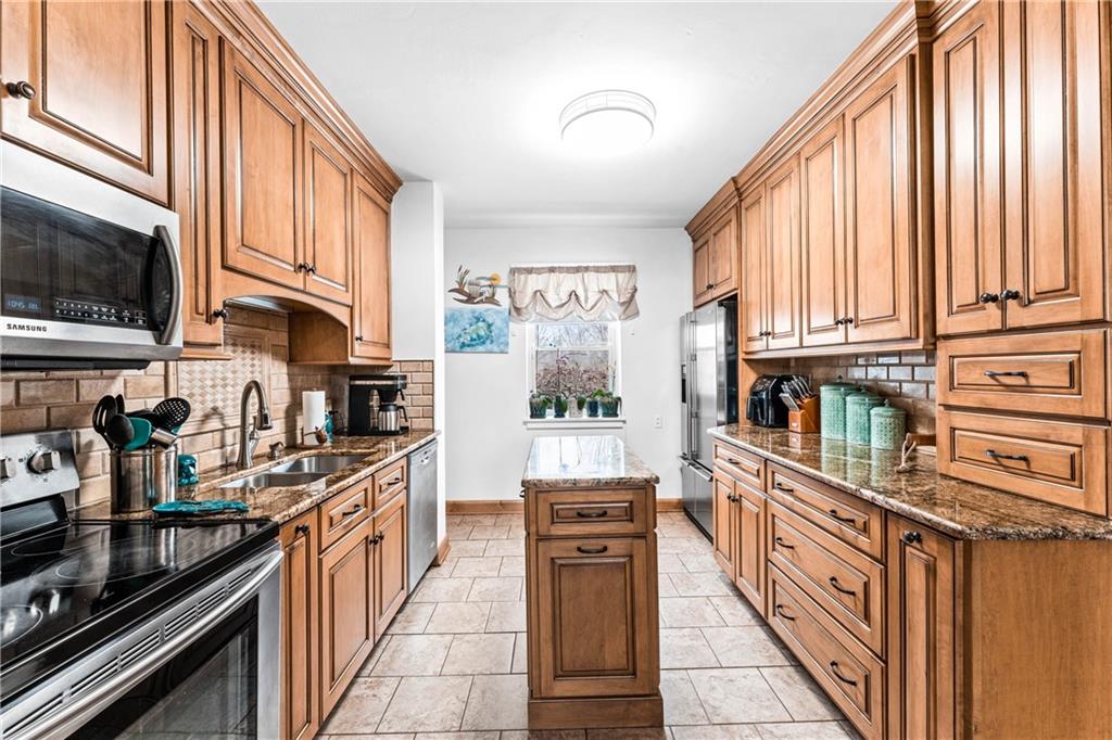 2691 Evergreen Road Pulaski, PA 16143 - Photo 13 of 25 Gallery Image 13