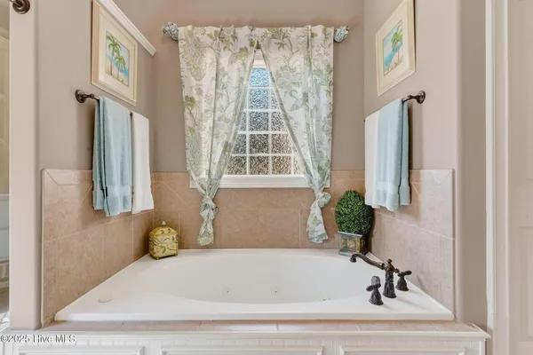 $799,900 | 296 Shoreline Drive, Princeton, NC 27569
